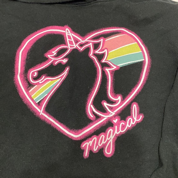 Girls Descendants Bundle! Blue Descendants Shirt & Matching Necklaces - Picture 12 of 12